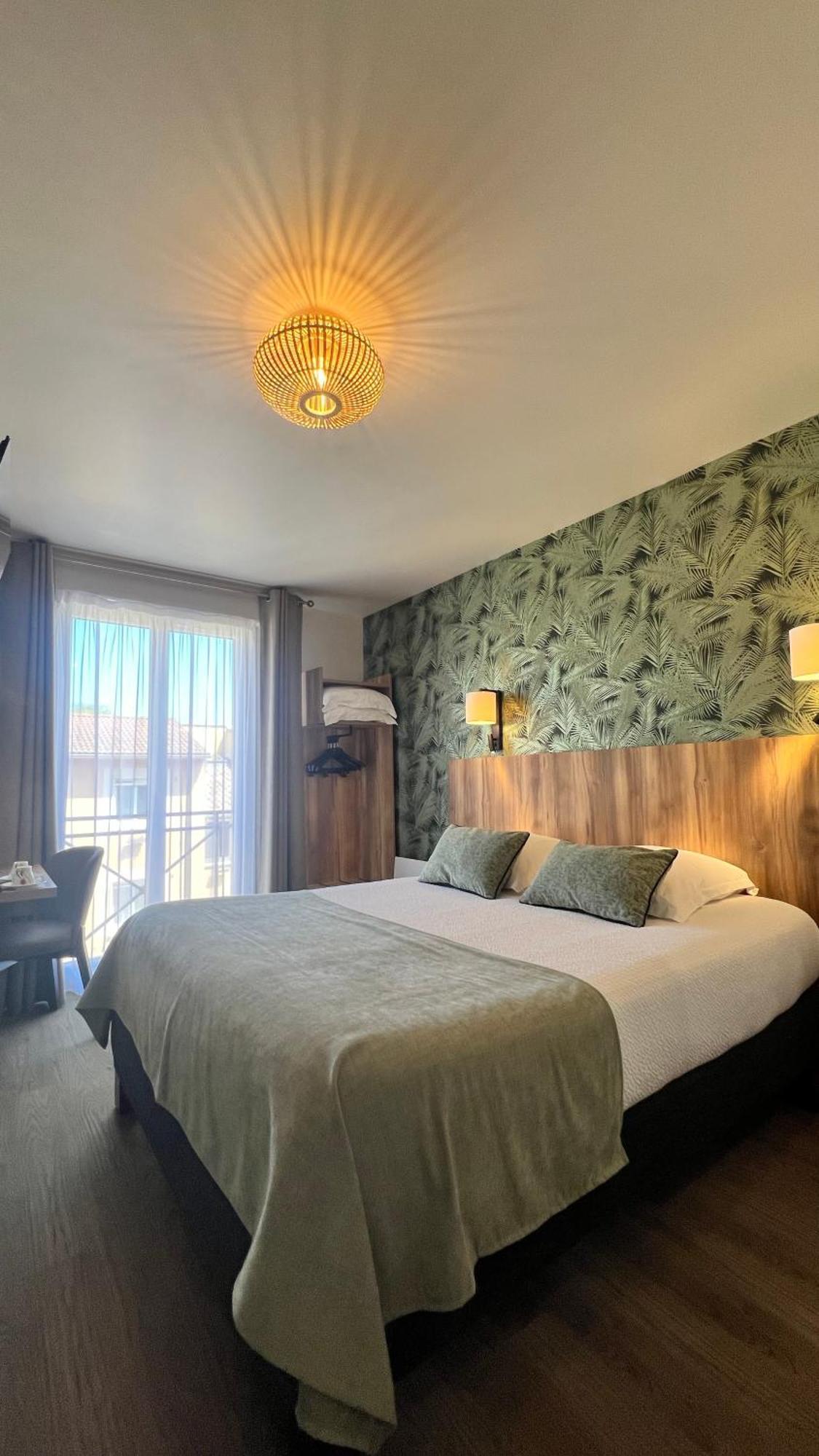 Logis Hotel Restaurant Azalees Tournon-sur-Rhone Buitenkant foto