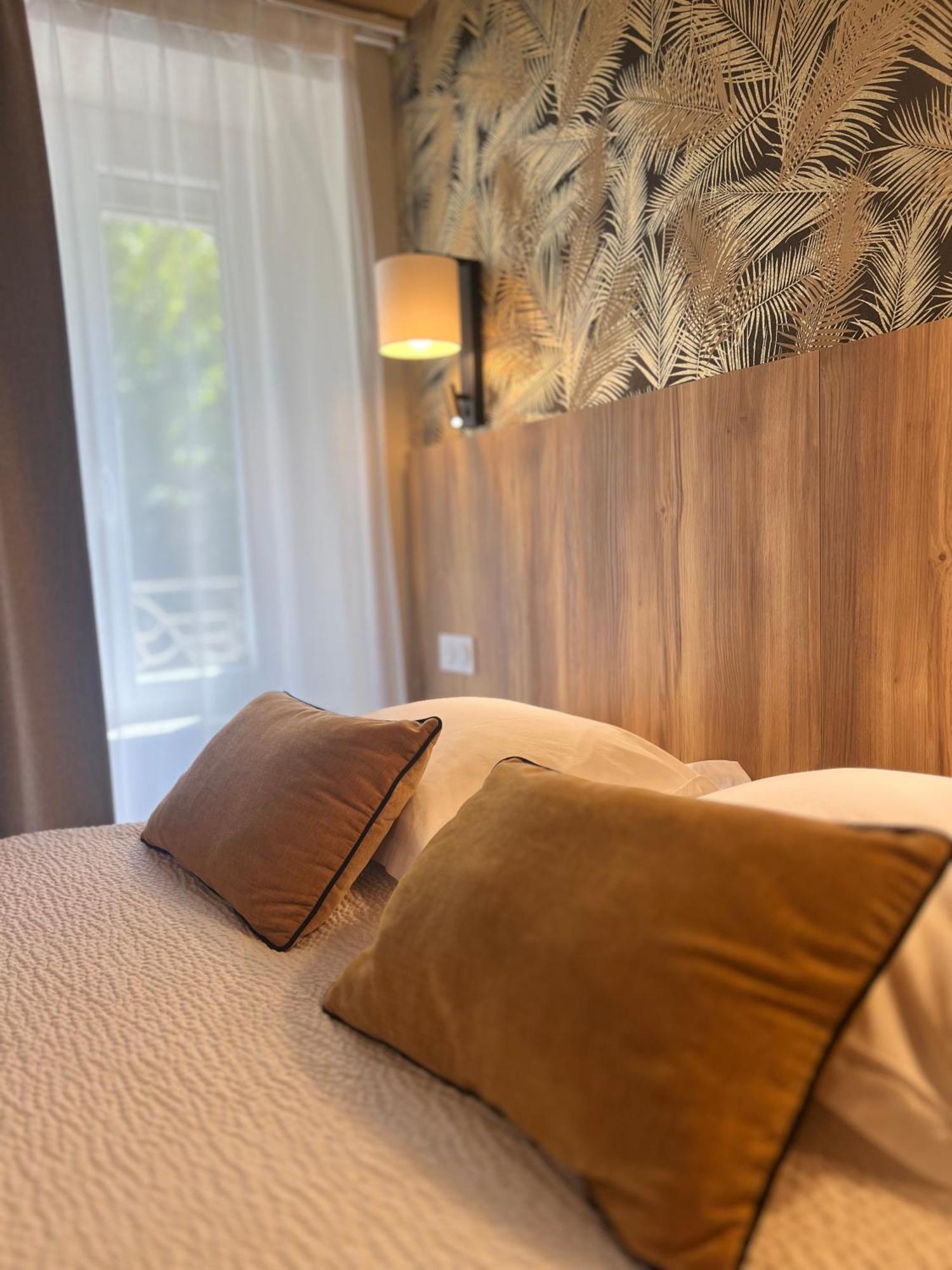 Logis Hotel Restaurant Azalees Tournon-sur-Rhone Buitenkant foto