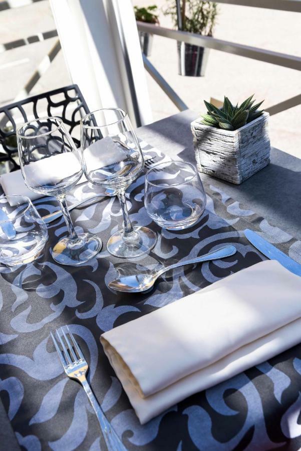 Logis Hotel Restaurant Azalees Tournon-sur-Rhone Buitenkant foto